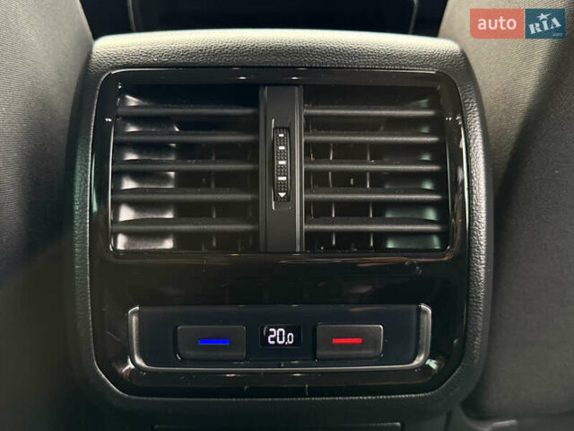 Чорний Фольксваген Пассат, об'ємом двигуна 2 л та пробігом 200 тис. км за 18999 $, фото 54 на Automoto.ua