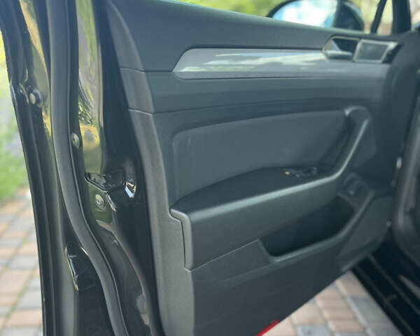 Черный Фольксваген Пассат, объемом двигателя 1.97 л и пробегом 201 тыс. км за 21500 $, фото 24 на Automoto.ua