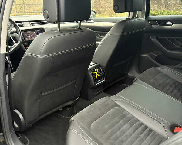 Черный Фольксваген Пассат, объемом двигателя 1.97 л и пробегом 207 тыс. км за 22700 $, фото 7 на Automoto.ua