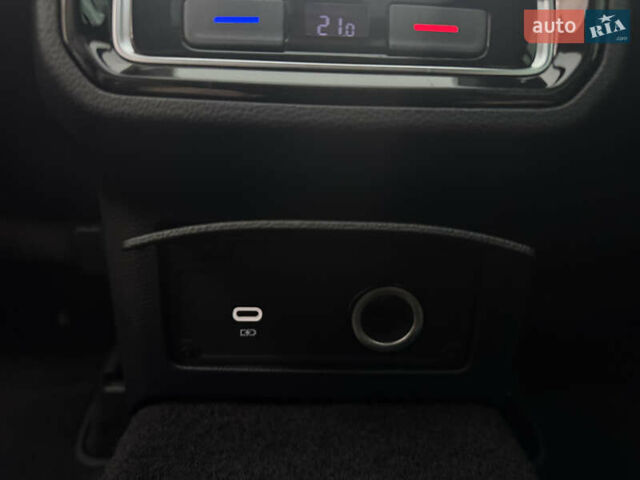 Чорний Фольксваген Пассат, об'ємом двигуна 1.97 л та пробігом 221 тис. км за 22899 $, фото 27 на Automoto.ua