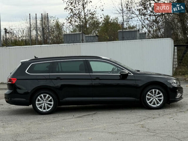 Чорний Фольксваген Пассат, об'ємом двигуна 2 л та пробігом 200 тис. км за 18999 $, фото 6 на Automoto.ua