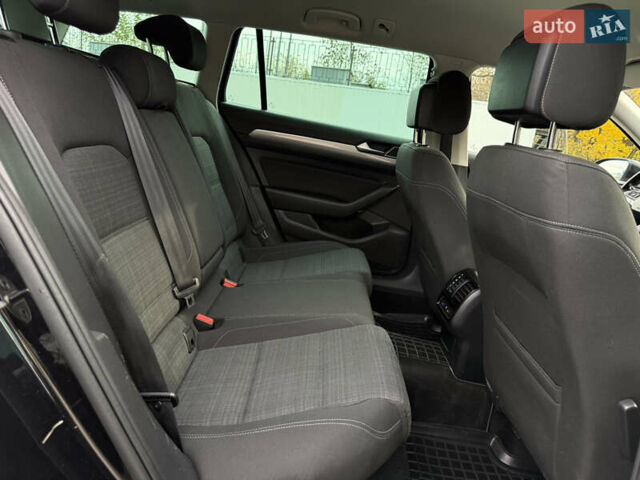 Чорний Фольксваген Пассат, об'ємом двигуна 2 л та пробігом 200 тис. км за 18999 $, фото 52 на Automoto.ua