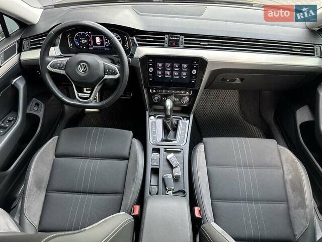 Черный Фольксваген Пассат, объемом двигателя 1.97 л и пробегом 186 тыс. км за 27400 $, фото 31 на Automoto.ua