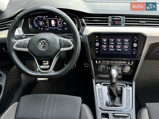 Черный Фольксваген Пассат, объемом двигателя 1.97 л и пробегом 186 тыс. км за 27400 $, фото 32 на Automoto.ua