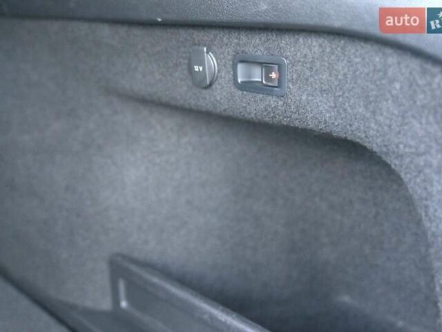 Черный Фольксваген Пассат, объемом двигателя 1.97 л и пробегом 183 тыс. км за 24800 $, фото 47 на Automoto.ua