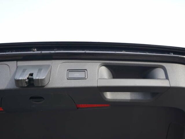 Черный Фольксваген Пассат, объемом двигателя 1.97 л и пробегом 107 тыс. км за 23900 $, фото 13 на Automoto.ua