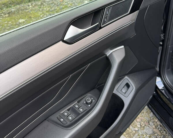 Черный Фольксваген Пассат, объемом двигателя 2 л и пробегом 208 тыс. км за 21503 $, фото 2 на Automoto.ua