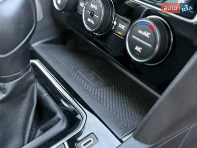 Черный Фольксваген Пассат, объемом двигателя 2 л и пробегом 202 тыс. км за 22500 $, фото 37 на Automoto.ua