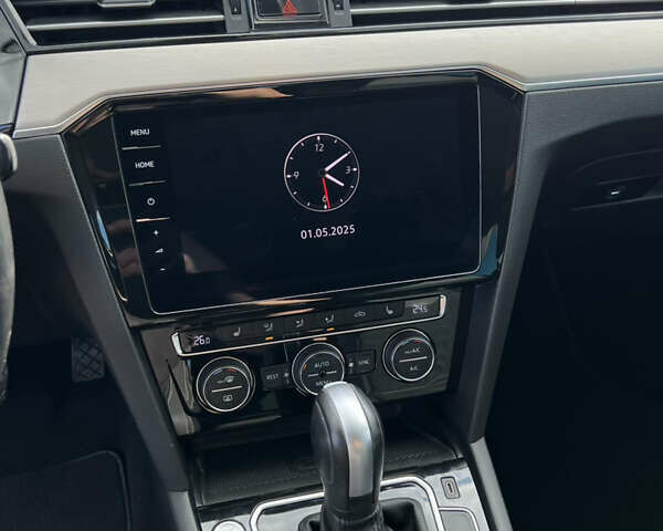 Черный Фольксваген Пассат, объемом двигателя 2 л и пробегом 208 тыс. км за 21158 $, фото 51 на Automoto.ua