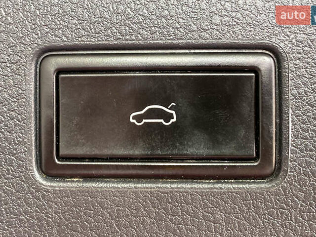 Черный Фольксваген Пассат, объемом двигателя 1.97 л и пробегом 184 тыс. км за 22950 $, фото 5 на Automoto.ua