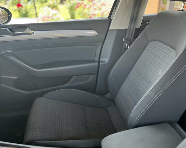 Черный Фольксваген Пассат, объемом двигателя 1.97 л и пробегом 201 тыс. км за 21500 $, фото 23 на Automoto.ua