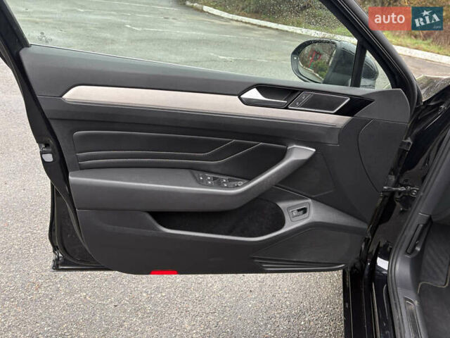 Черный Фольксваген Пассат, объемом двигателя 1.97 л и пробегом 207 тыс. км за 22700 $, фото 2 на Automoto.ua