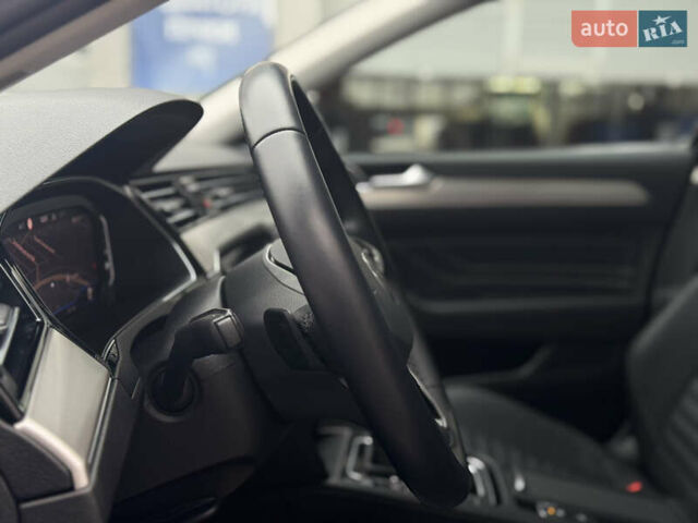 Чорний Фольксваген Пассат, об'ємом двигуна 1.97 л та пробігом 221 тис. км за 22899 $, фото 21 на Automoto.ua