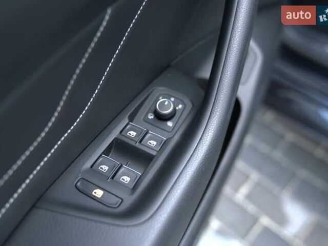 Черный Фольксваген Пассат, объемом двигателя 1.97 л и пробегом 183 тыс. км за 24800 $, фото 27 на Automoto.ua