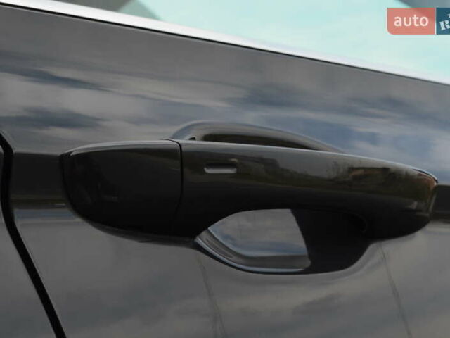 Черный Фольксваген Пассат, объемом двигателя 1.4 л и пробегом 170 тыс. км за 22502 $, фото 8 на Automoto.ua