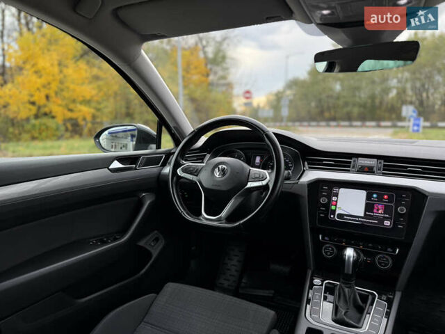 Черный Фольксваген Пассат, объемом двигателя 1.97 л и пробегом 273 тыс. км за 17999 $, фото 49 на Automoto.ua