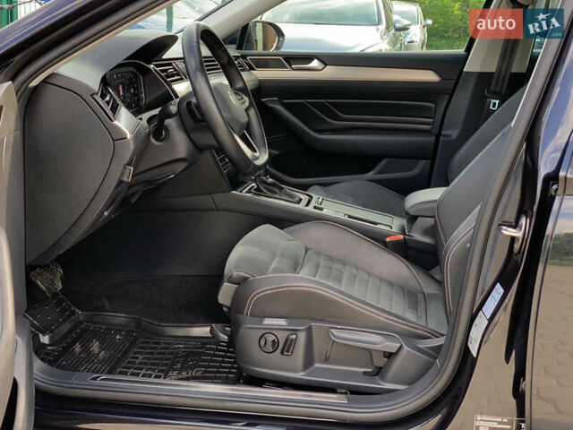 Чорний Фольксваген Пассат, об'ємом двигуна 2 л та пробігом 190 тис. км за 21755 $, фото 27 на Automoto.ua