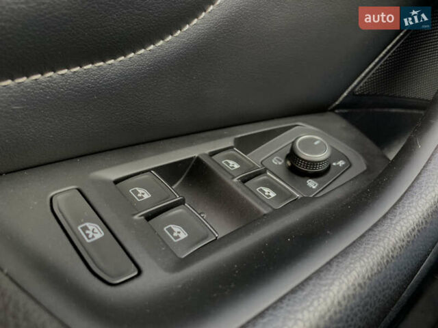 Чорний Фольксваген Пассат, об'ємом двигуна 2 л та пробігом 190 тис. км за 21755 $, фото 48 на Automoto.ua