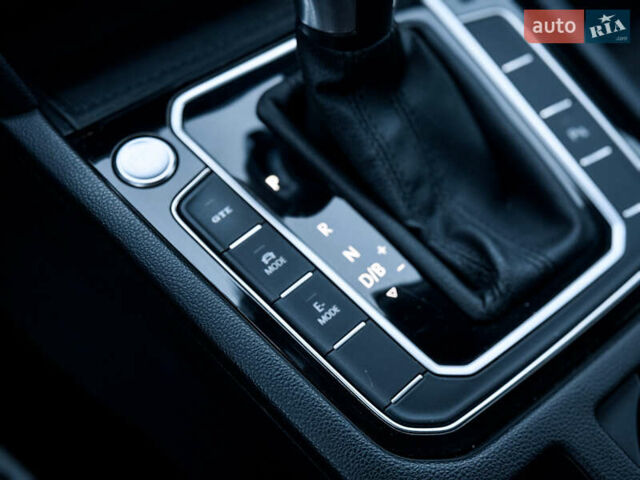 Черный Фольксваген Пассат, объемом двигателя 1.4 л и пробегом 180 тыс. км за 21499 $, фото 69 на Automoto.ua