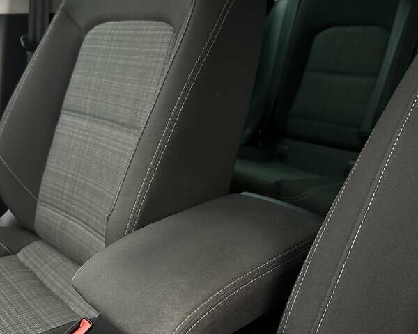 Черный Фольксваген Пассат, объемом двигателя 2 л и пробегом 80 тыс. км за 23999 $, фото 43 на Automoto.ua