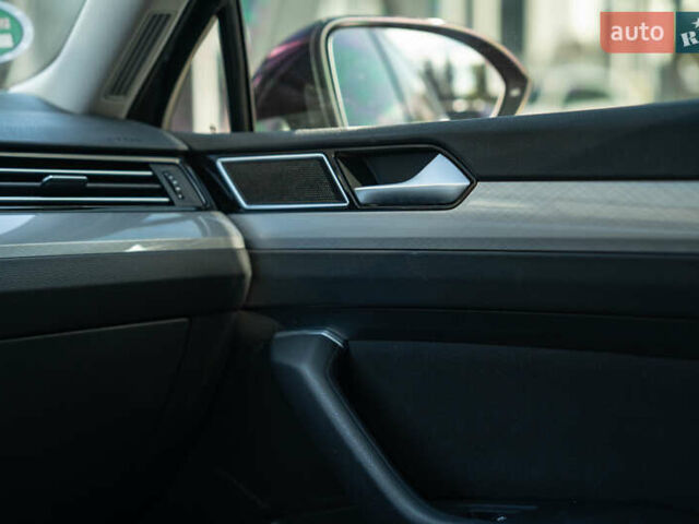 Черный Фольксваген Пассат, объемом двигателя 2 л и пробегом 252 тыс. км за 22900 $, фото 32 на Automoto.ua