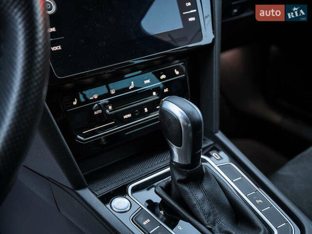 Черный Фольксваген Пассат, объемом двигателя 1.4 л и пробегом 180 тыс. км за 21499 $, фото 41 на Automoto.ua