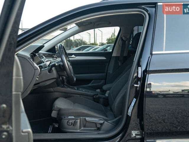 Черный Фольксваген Пассат, объемом двигателя 2 л и пробегом 252 тыс. км за 22900 $, фото 18 на Automoto.ua