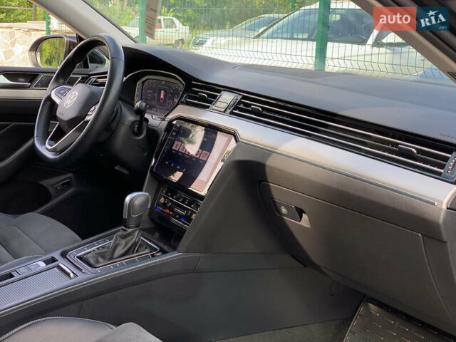 Чорний Фольксваген Пассат, об'ємом двигуна 2 л та пробігом 190 тис. км за 21755 $, фото 37 на Automoto.ua