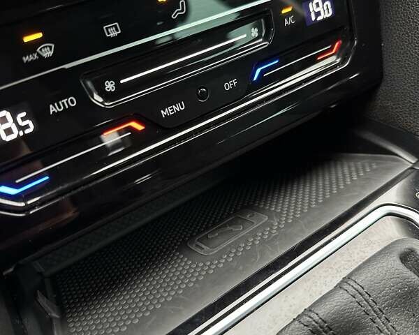 Черный Фольксваген Пассат, объемом двигателя 2 л и пробегом 80 тыс. км за 23999 $, фото 40 на Automoto.ua