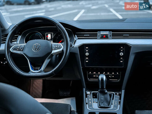Черный Фольксваген Пассат, объемом двигателя 1.4 л и пробегом 180 тыс. км за 21499 $, фото 46 на Automoto.ua