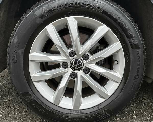 Черный Фольксваген Пассат, объемом двигателя 2 л и пробегом 80 тыс. км за 23999 $, фото 6 на Automoto.ua