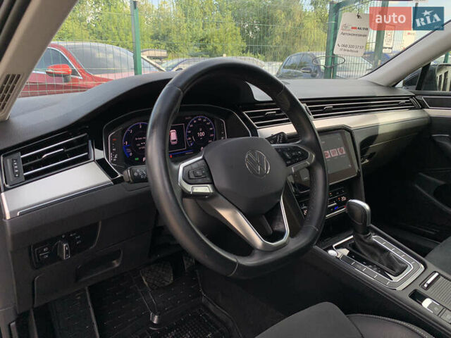 Чорний Фольксваген Пассат, об'ємом двигуна 2 л та пробігом 190 тис. км за 21755 $, фото 28 на Automoto.ua