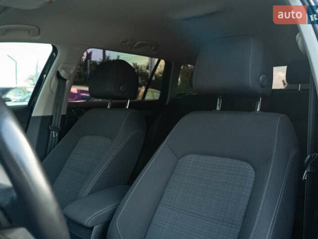 Черный Фольксваген Пассат, объемом двигателя 2 л и пробегом 252 тыс. км за 22900 $, фото 21 на Automoto.ua