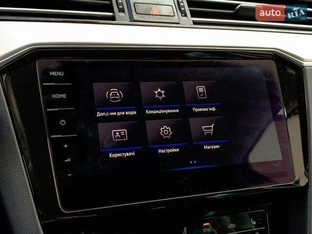 Чорний Фольксваген Пассат, об'ємом двигуна 2 л та пробігом 190 тис. км за 21755 $, фото 62 на Automoto.ua