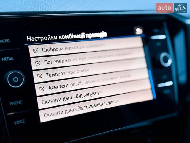Черный Фольксваген Пассат, объемом двигателя 1.4 л и пробегом 180 тыс. км за 21499 $, фото 83 на Automoto.ua