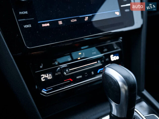 Черный Фольксваген Пассат, объемом двигателя 1.4 л и пробегом 180 тыс. км за 21499 $, фото 67 на Automoto.ua