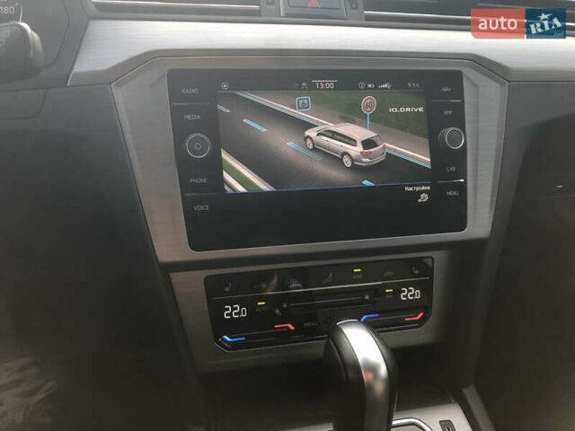 Чорний Фольксваген Пассат, об'ємом двигуна 2 л та пробігом 234 тис. км за 19600 $, фото 6 на Automoto.ua