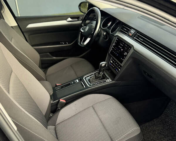 Фольксваген Пассат 2021 в Львове на Automoto.ua Черный Фольксваген Пассат, объемом двигателя 1.97 л и пробегом 175 тыс. км за 21900 $, фото 12 на Automoto.ua