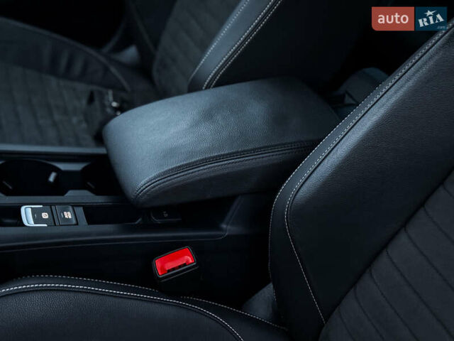 Черный Фольксваген Пассат, объемом двигателя 1.4 л и пробегом 180 тыс. км за 21499 $, фото 42 на Automoto.ua