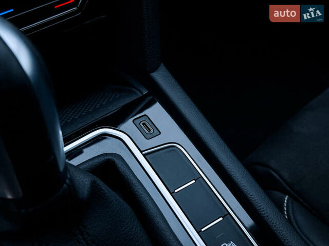 Черный Фольксваген Пассат, объемом двигателя 1.4 л и пробегом 180 тыс. км за 21499 $, фото 70 на Automoto.ua