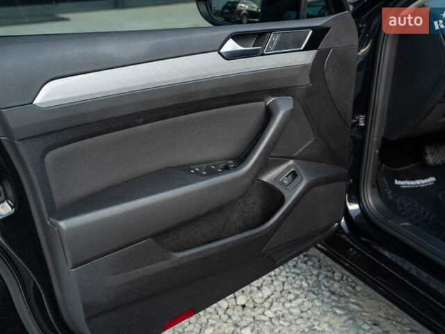 Черный Фольксваген Пассат, объемом двигателя 2 л и пробегом 252 тыс. км за 22900 $, фото 23 на Automoto.ua