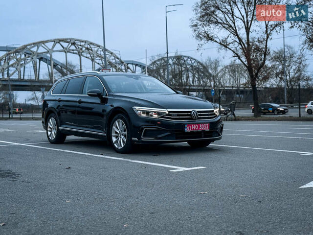 Черный Фольксваген Пассат, объемом двигателя 1.4 л и пробегом 180 тыс. км за 21499 $, фото 62 на Automoto.ua