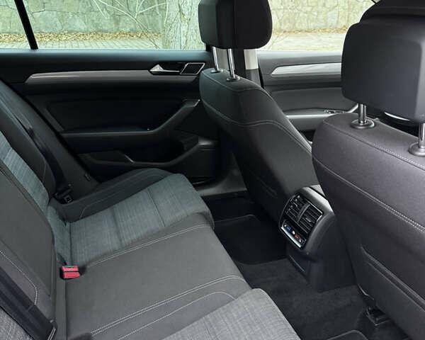 Черный Фольксваген Пассат, объемом двигателя 2 л и пробегом 208 тыс. км за 20800 $, фото 14 на Automoto.ua