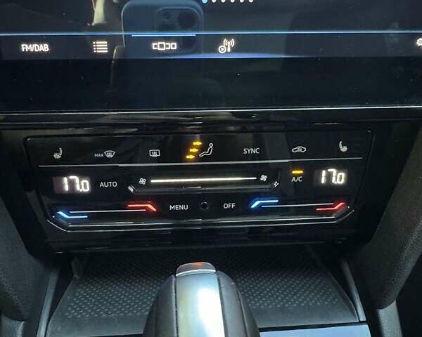 Фольксваген Пассат 2021 у Житомирі на Automoto.ua Чорний Фольксваген Пассат, об'ємом двигуна 2 л та пробігом 205 тис. км за 29500 $, фото 11 на Automoto.ua