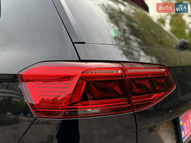 Черный Фольксваген Пассат, объемом двигателя 1.97 л и пробегом 171 тыс. км за 26900 $, фото 4 на Automoto.ua