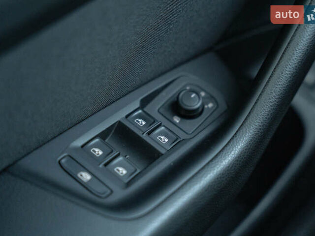 Черный Фольксваген Пассат, объемом двигателя 2 л и пробегом 252 тыс. км за 22900 $, фото 45 на Automoto.ua