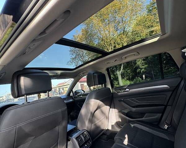 Фольксваген Пассат 2021 у Житомирі на Automoto.ua Чорний Фольксваген Пассат, об'ємом двигуна 2 л та пробігом 205 тис. км за 29500 $, фото 36 на Automoto.ua