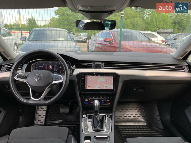 Чорний Фольксваген Пассат, об'ємом двигуна 2 л та пробігом 190 тис. км за 21755 $, фото 70 на Automoto.ua