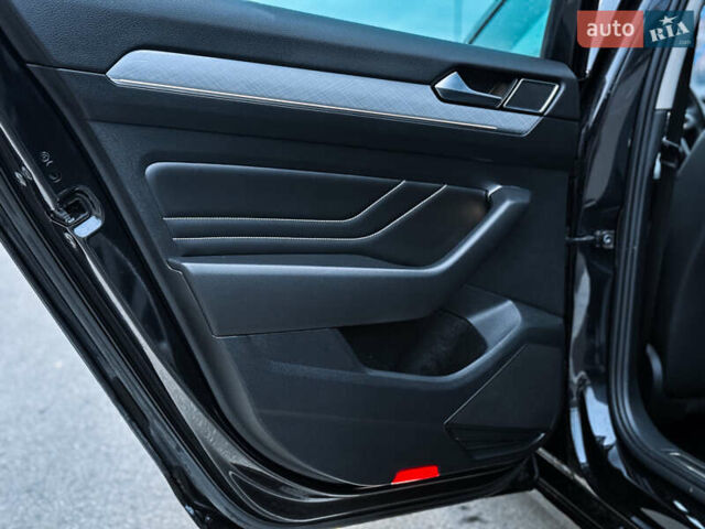 Черный Фольксваген Пассат, объемом двигателя 1.4 л и пробегом 180 тыс. км за 21499 $, фото 43 на Automoto.ua