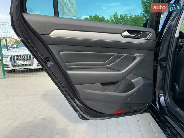 Чорний Фольксваген Пассат, об'ємом двигуна 2 л та пробігом 190 тис. км за 21755 $, фото 32 на Automoto.ua